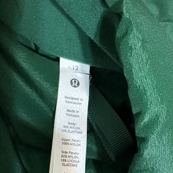 Lululemon Down For It All Vest 12 Everglade Green Puffer Pockets Waterproof EUC - Picture 6 of 9